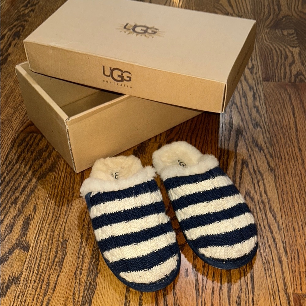 UGG Kids Striped Slippers - Navy and Cream Size 2 girls